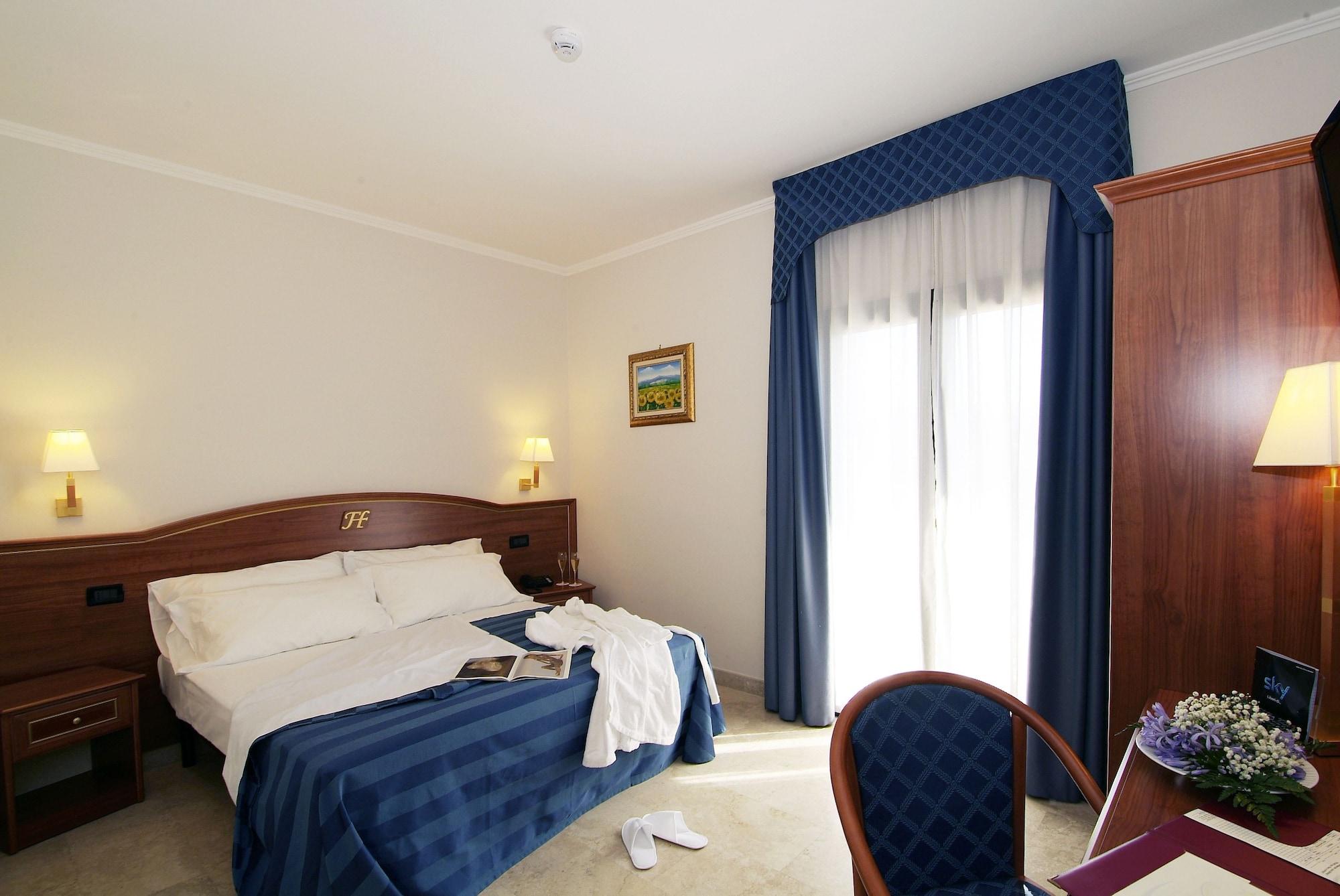 Fashion Hotel Valmontone Exterior photo