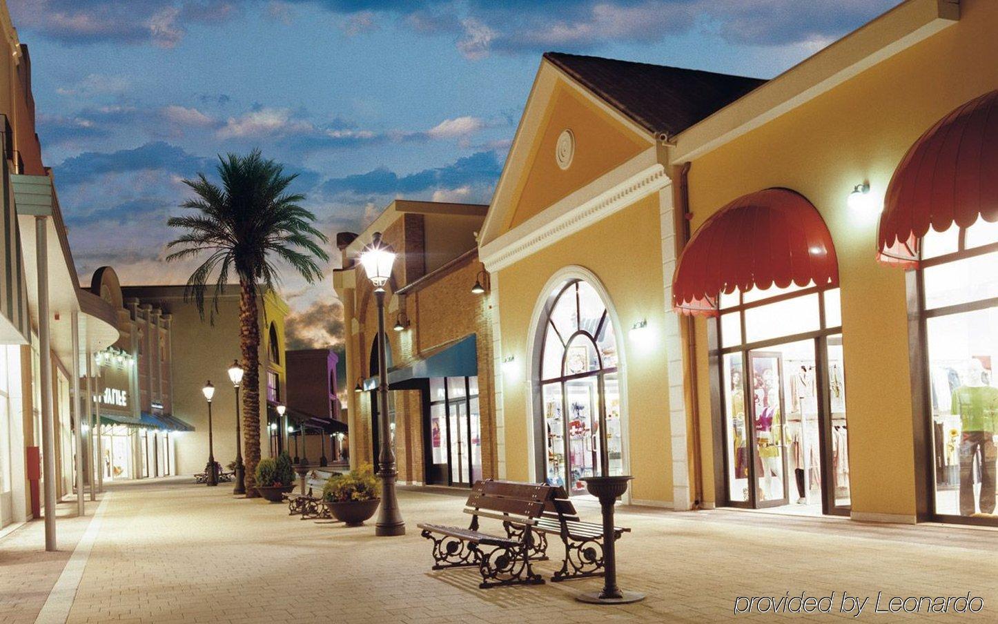 Fashion Hotel Valmontone Exterior photo