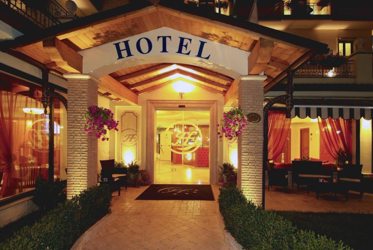 Fashion Hotel Valmontone Exterior photo